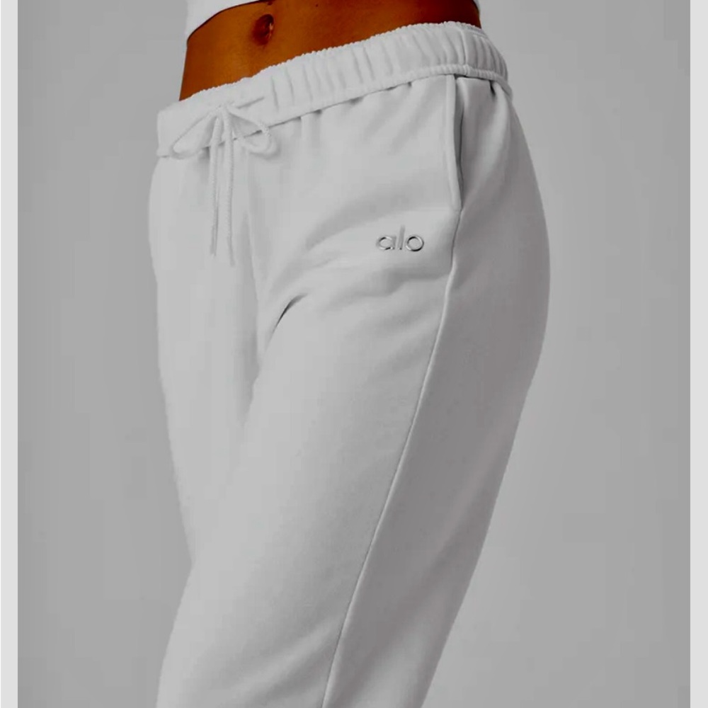 Alo- accolade sweatpants in white New with tags